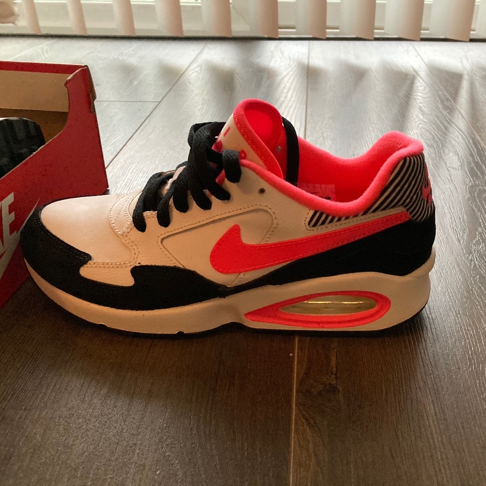 Nike Air Max ST (GS). - Sz. 6.5 Y  (women's 8/8.5) - Brand New (Never Worn)